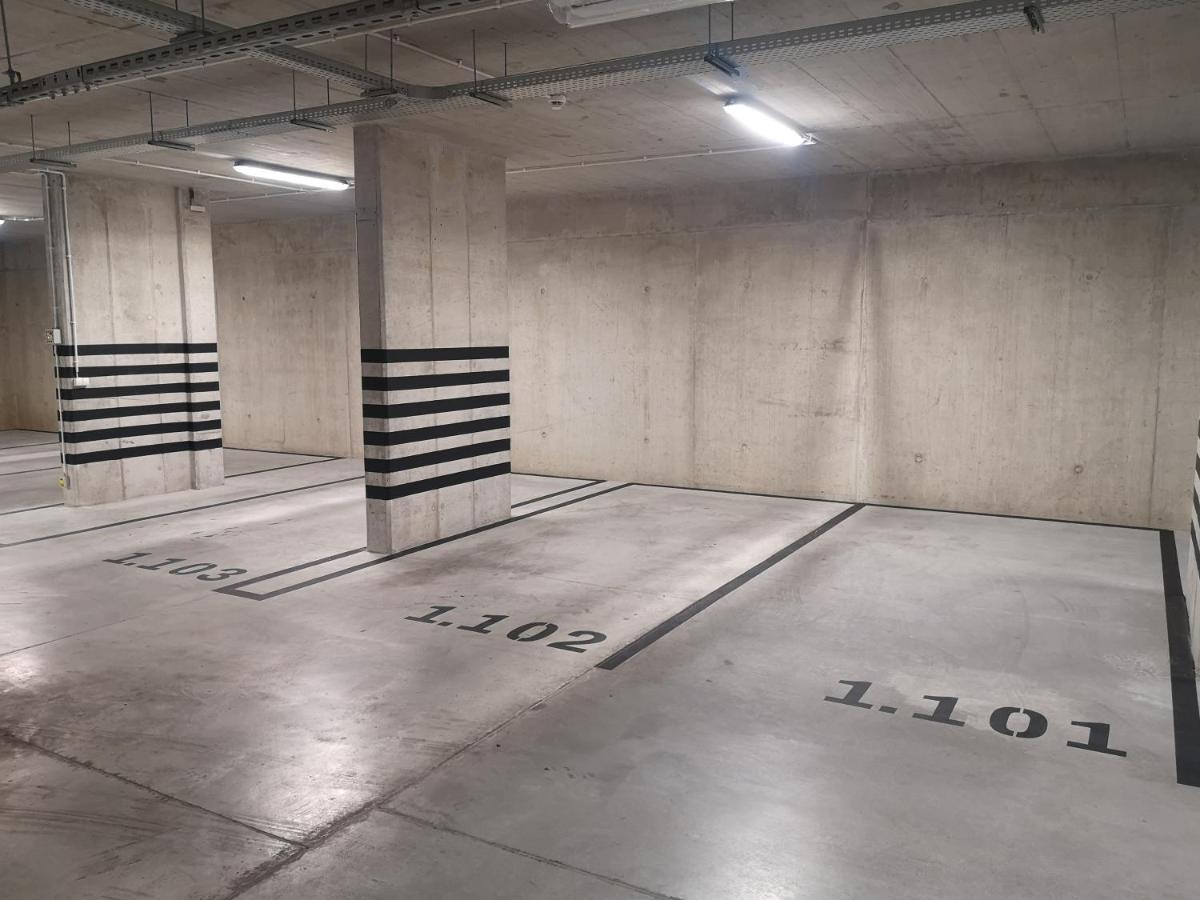 Novum Apartment With Parking Krakow Luaran gambar