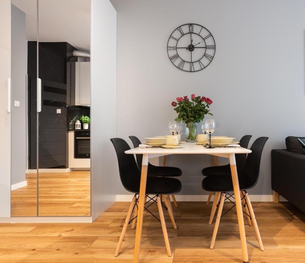 Novum Apartment With Parking Krakow Luaran gambar