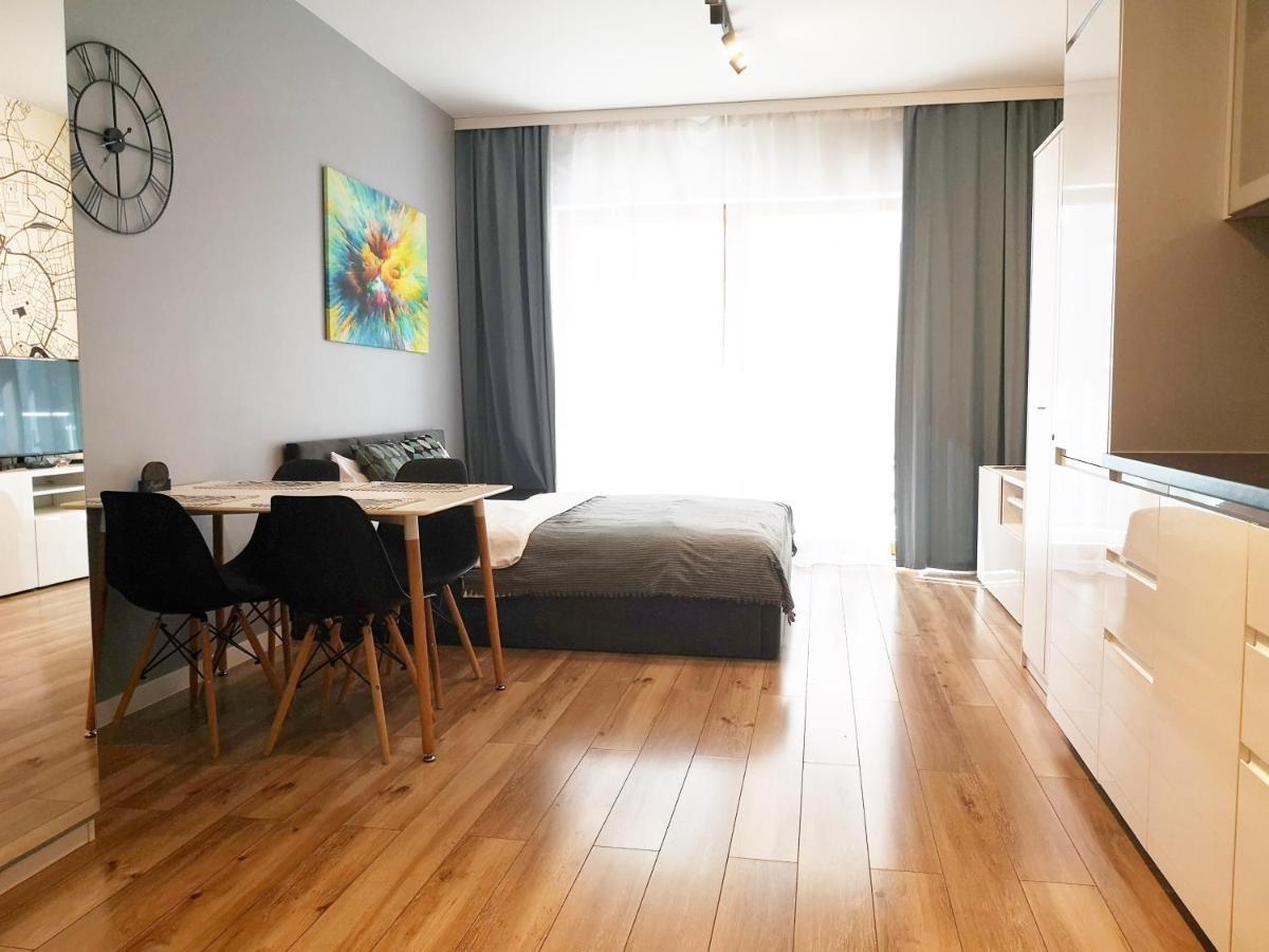Novum Apartment With Parking Krakow Luaran gambar