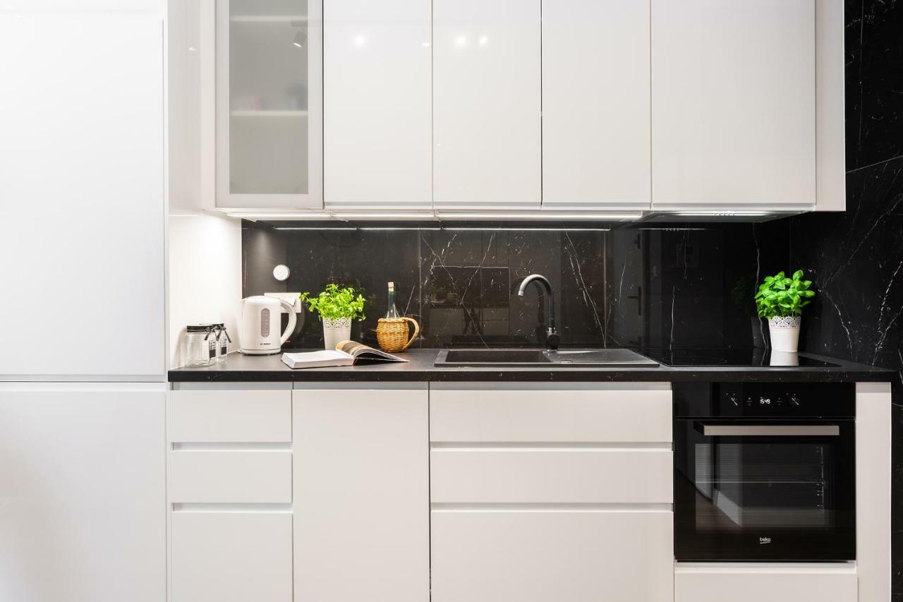 Novum Apartment With Parking Krakow Luaran gambar